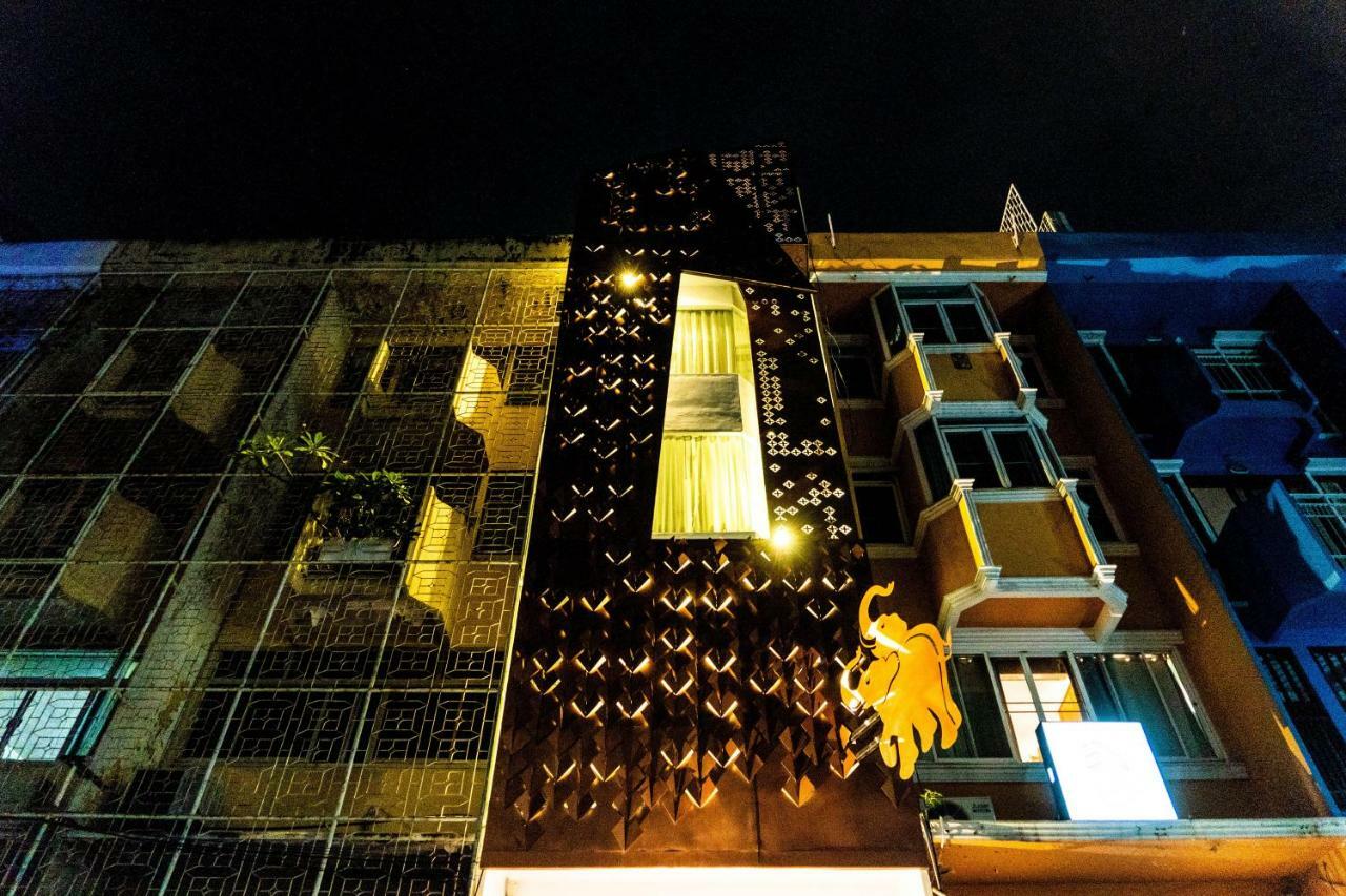 The Lol Elephant Hostel Bangkok Exteriör bild