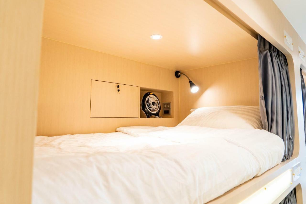 The Lol Elephant Hostel Bangkok Exteriör bild