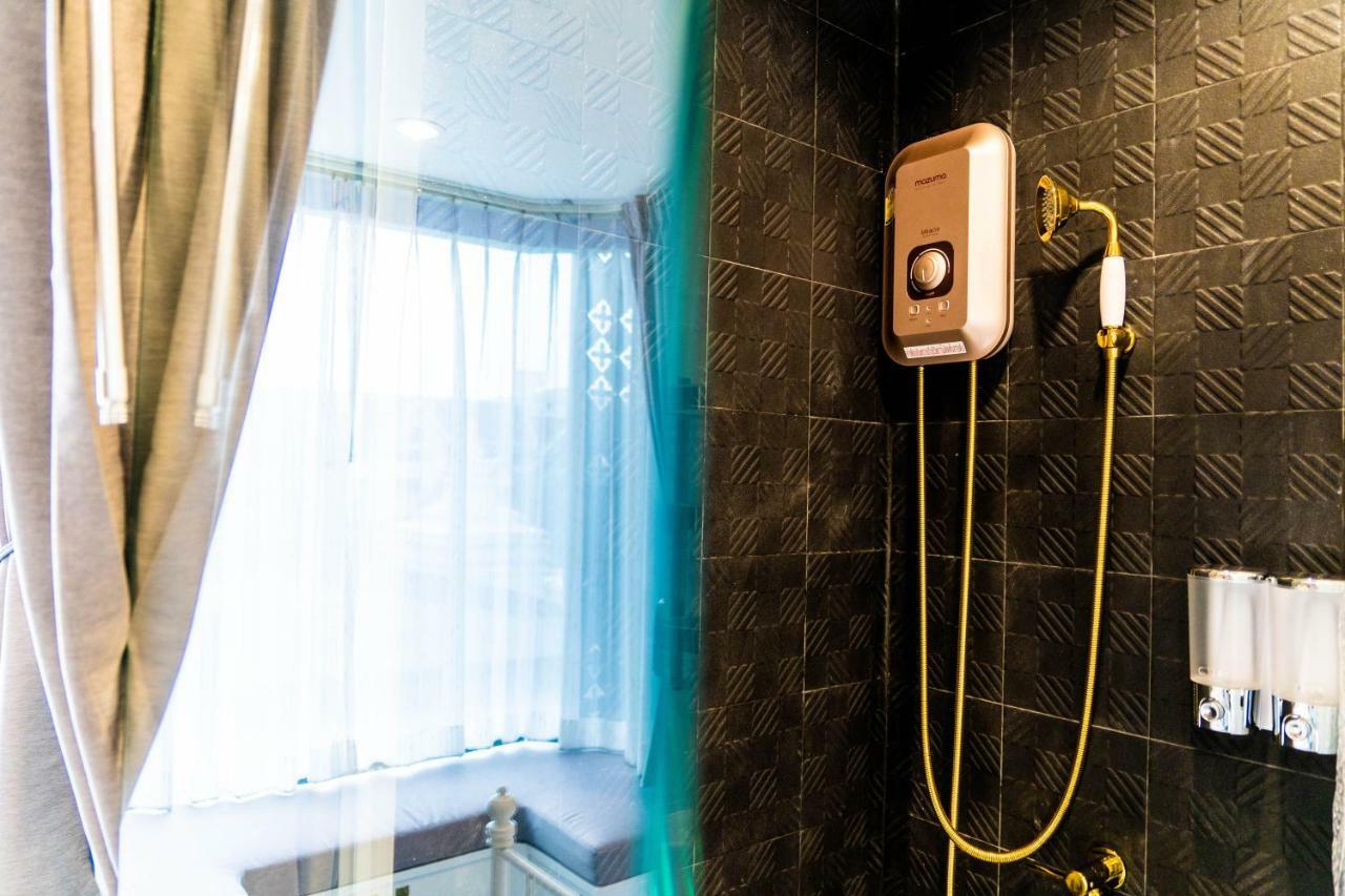 The Lol Elephant Hostel Bangkok Exteriör bild