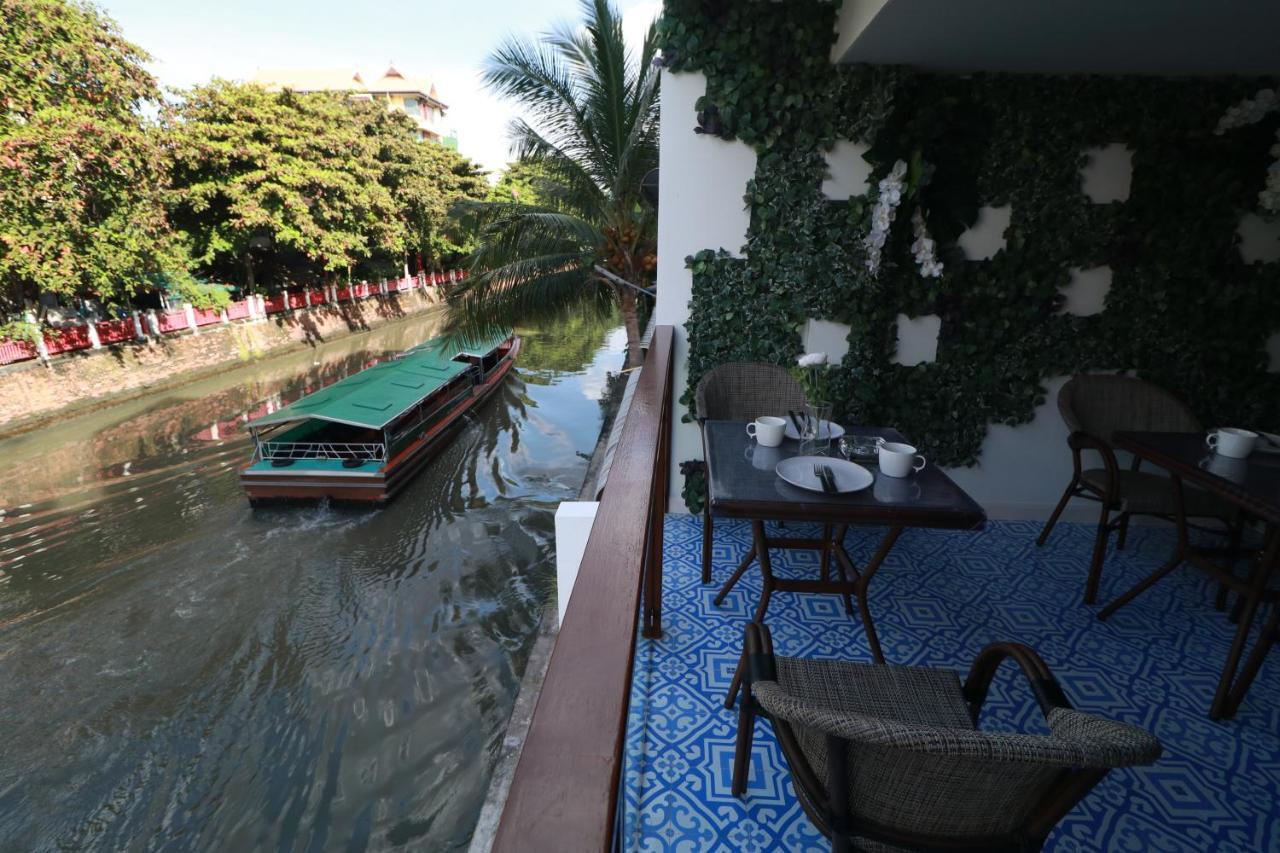 The Lol Elephant Hostel Bangkok Exteriör bild