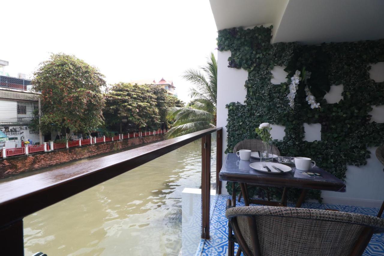 The Lol Elephant Hostel Bangkok Exteriör bild