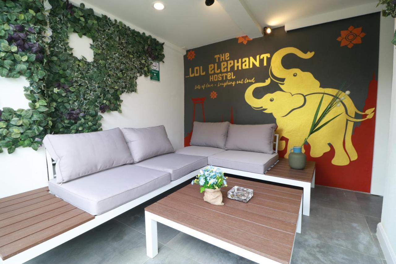The Lol Elephant Hostel Bangkok Exteriör bild
