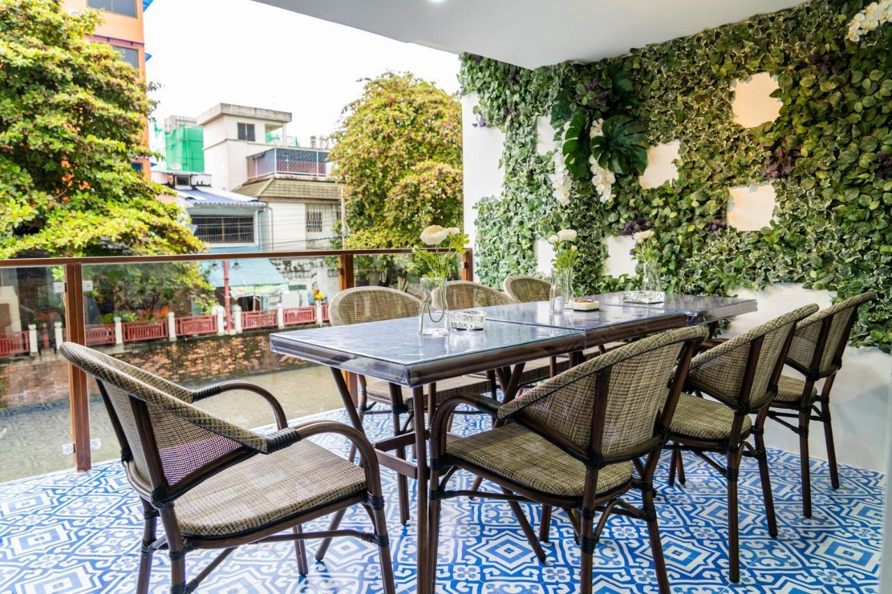 The Lol Elephant Hostel Bangkok Exteriör bild